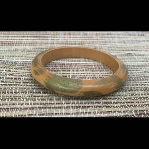 7 Bracelets - Picture 7 of 10